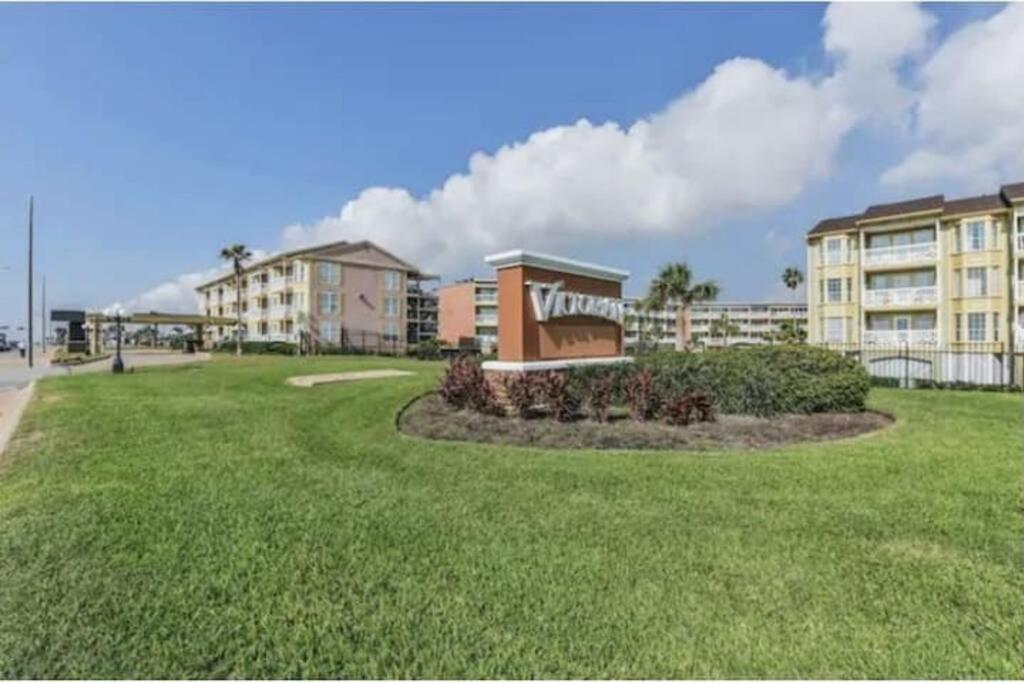 Sea-Renity Heated Pools Steps To The Beach Galveston Exterior photo