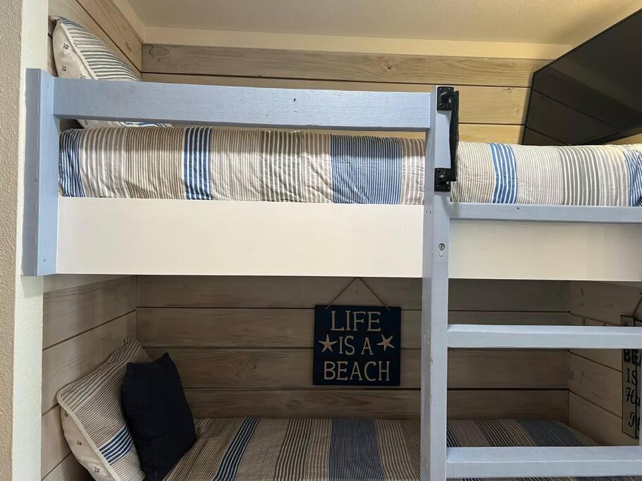 Sea-Renity Heated Pools Steps To The Beach Galveston Exterior photo