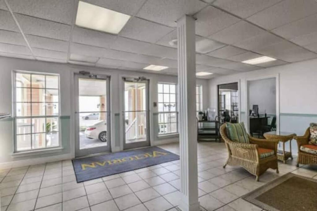 Sea-Renity Heated Pools Steps To The Beach Galveston Exterior photo