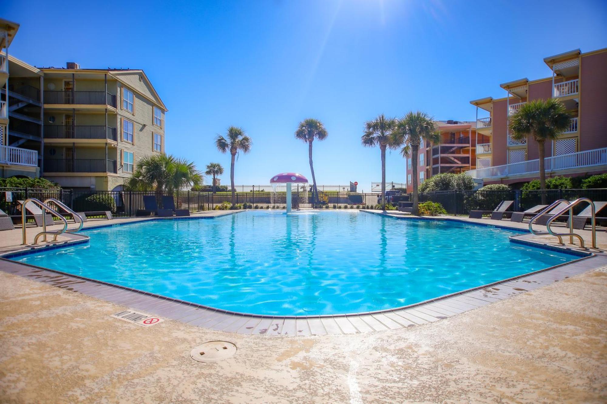Sea-Renity Heated Pools Steps To The Beach Galveston Exterior photo